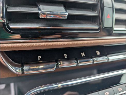 Used 2024 Lincoln Navigator L Reserve AWD/4WD image 18