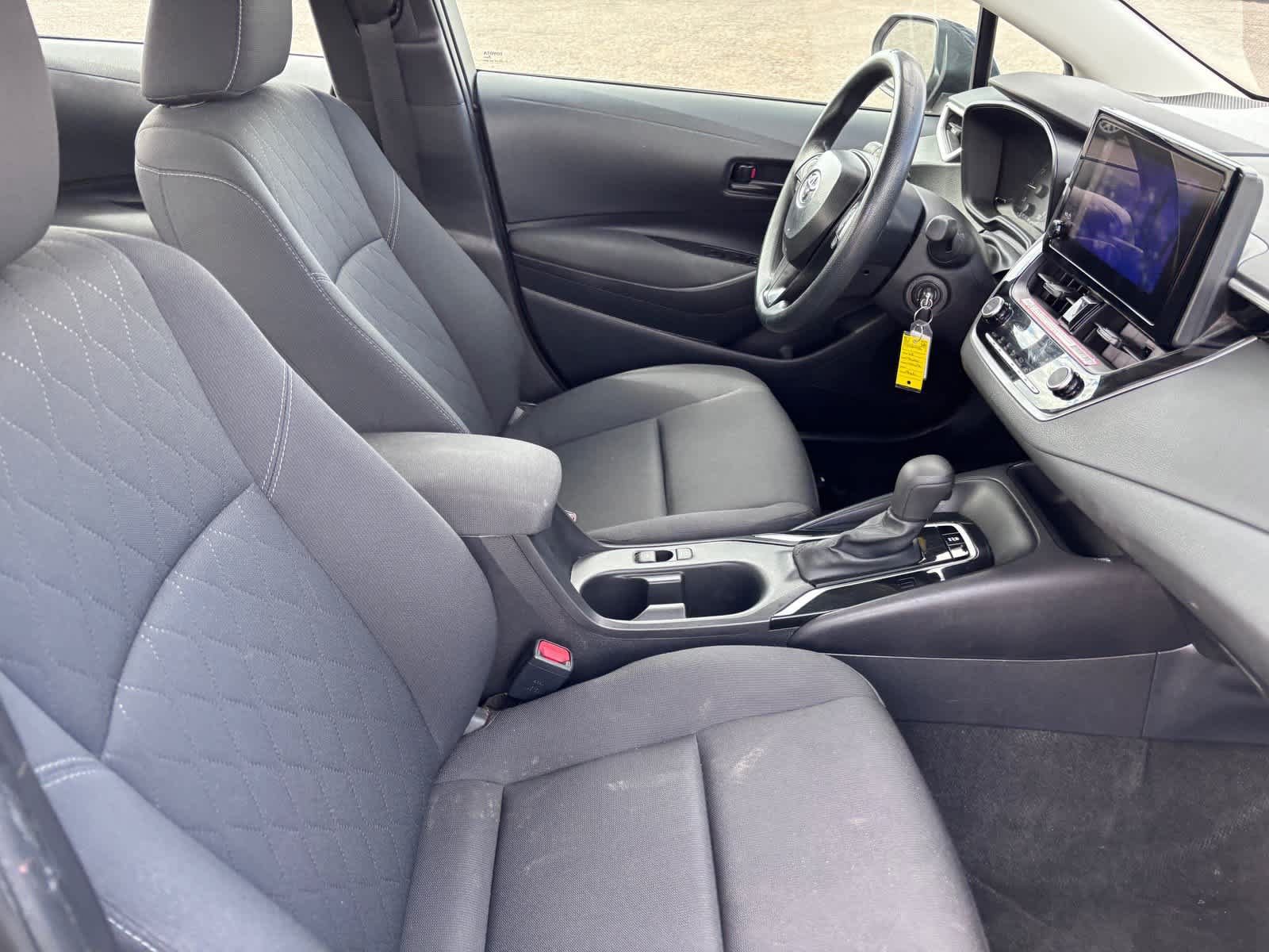 Used 2025 Toyota Corolla LE FWD image 9