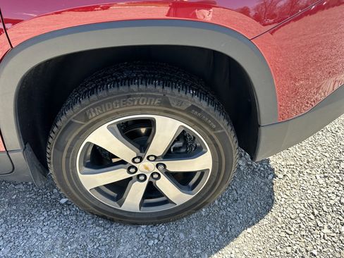 Used 2019 Chevrolet Traverse LT w/ LT Premium Package image 25