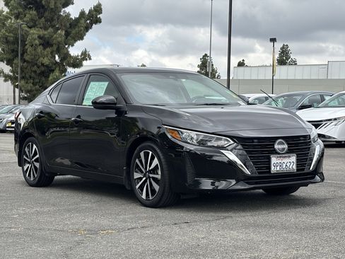 Used 2024 Nissan Sentra SV w/ SV Premium Package image 5