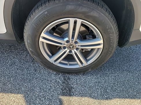 Certified 2022 Mercedes-Benz GLC 300 image 10