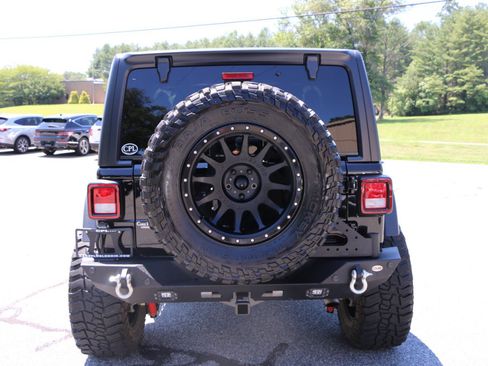 Used 2021 Jeep Wrangler Rubicon AWD/4WD image 4
