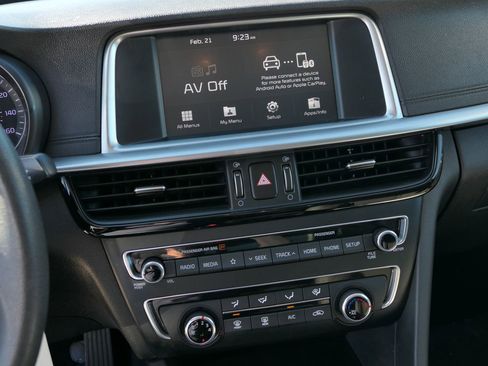 Used 2020 Kia Optima LX image 19