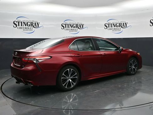 Used 2018 Toyota Camry SE w/ Moonroof Package FWD image 7