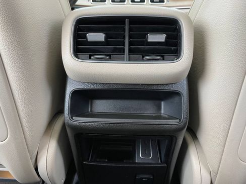 Used 2021 Mercedes-Benz GLE 350 w/ Premium Package image 30