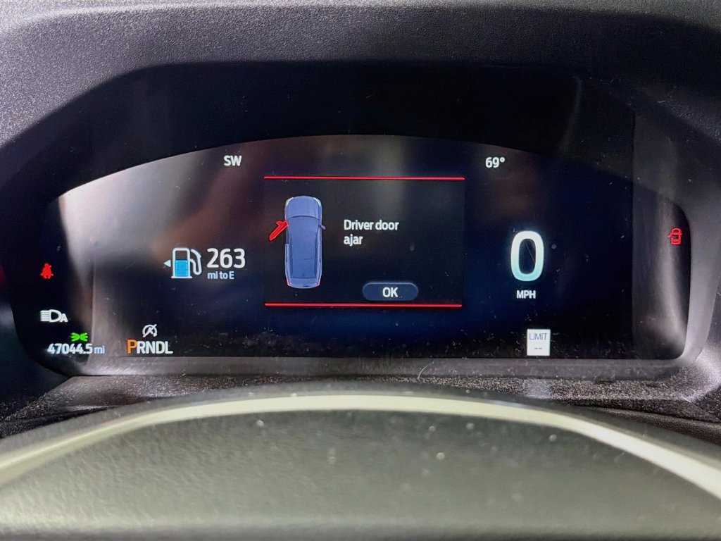 Used 2025 Ford Explorer Active RWD image 16