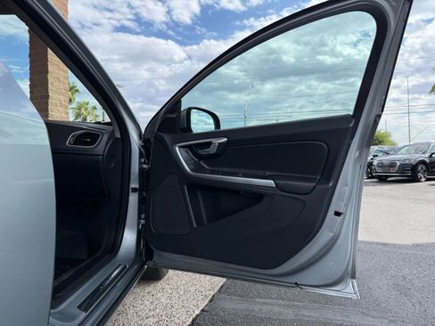 Used 2017 Volvo S60 T5 Dynamic w/ Vision Package image 33
