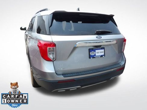 Used 2023 Ford Explorer XLT w/ Equipment Group 202A RWD image 9