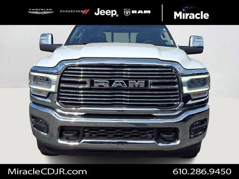 Used 2024 RAM 3500 Laramie AWD/4WD image 2