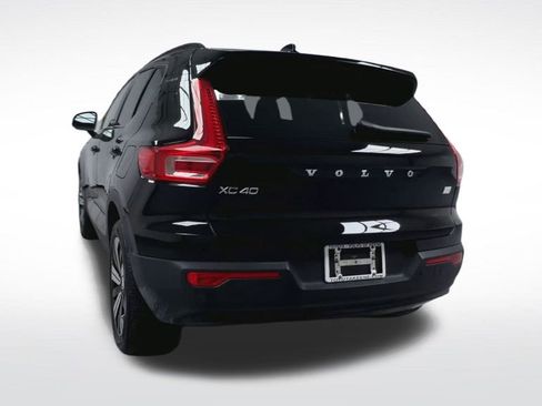 Used 2023 Volvo XC40 Recharge Core image 22