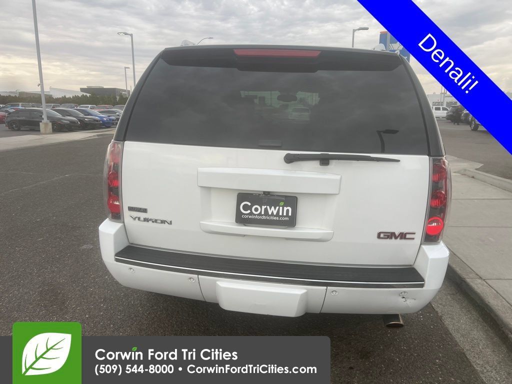 Used 2012 GMC Yukon Denali AWD/4WD image 8