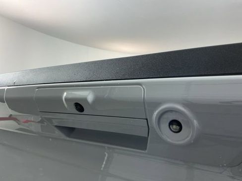 Used 2025 Ford F350 Lariat w/ Black Appearance Package image 9