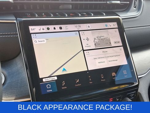 Used 2023 Jeep Grand Cherokee Limited w/ Black Appearance Package image 18