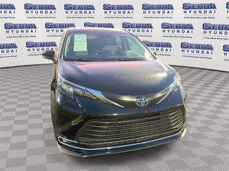 Used 2024 Toyota Sienna XLE video 1