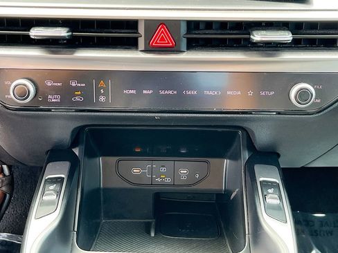 Certified 2024 Kia Sorento S FWD image 25