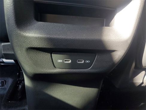 New 2025 Volkswagen Tiguan SE image 12