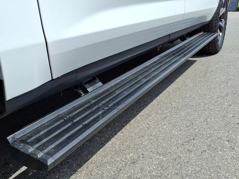 Used 2025 GMC Yukon XL AT4 Ultimate w/ LPO, Floor Liner Package AWD/4WD image 9