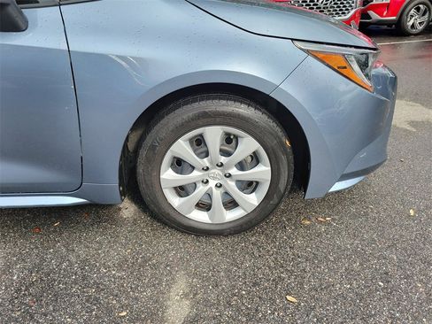 Used 2022 Toyota Corolla LE image 15