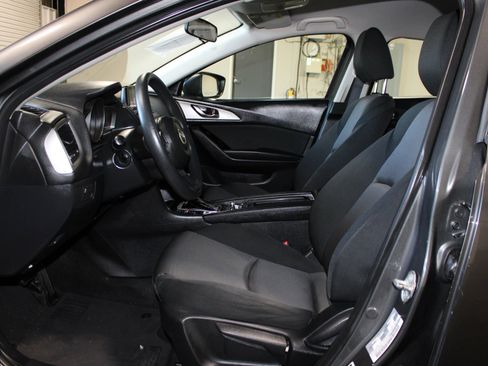 Used 2017 MAZDA MAZDA3 Sport FWD image 8