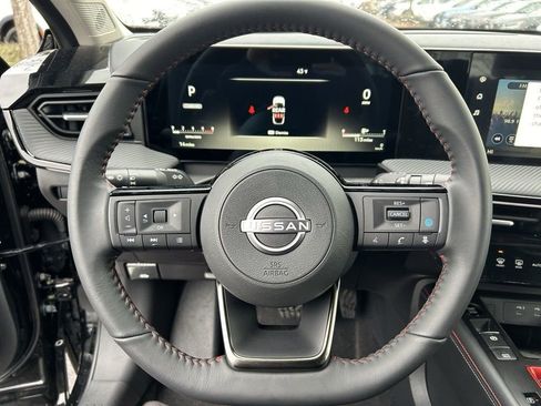 New 2025 Nissan Kicks SR w/ Illumination Package AWD/4WD image 12