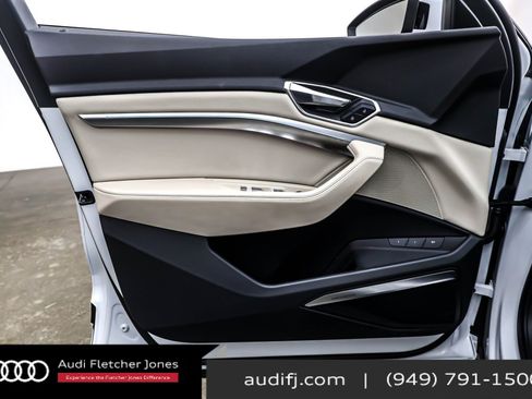 Used 2023 Audi e-tron Prestige w/ Prestige Package image 21