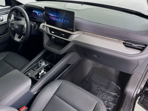 New 2026 Ford Explorer Active w/ Active Comfort Package RWD image 33