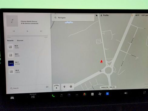 Used 2024 Tesla Model X image 25