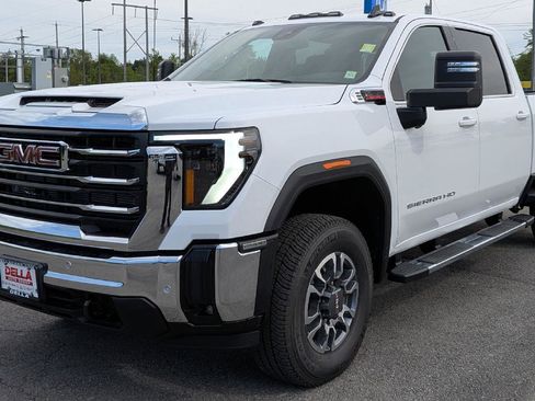 New 2026 GMC Sierra 2500 SLE w/ SLE Value Package; AWD/4WD image 4