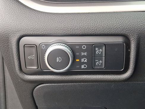 Certified 2022 Ford Explorer XLT w/ Equipment Group 202A AWD/4WD image 24