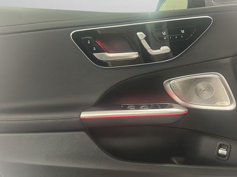 Used 2025 Mercedes-Benz C 300 Sedan image 14