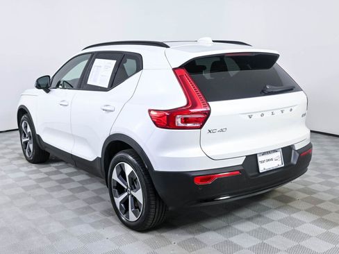Used 2023 Volvo XC40 B5 Plus w/ Climate Package AWD/4WD image 3