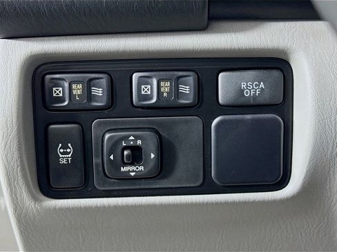 Used 2007 Toyota Land Cruiser image 10