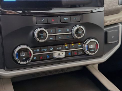 Used 2024 Ford Expedition Max Limited image 20