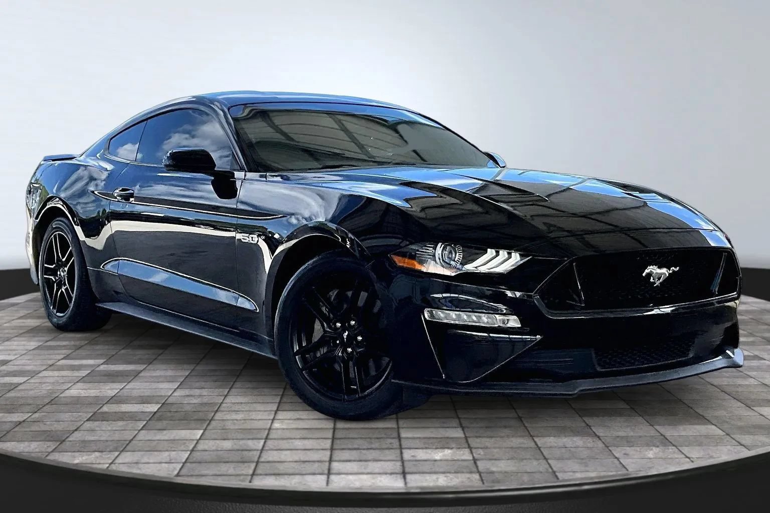 Used 2020 Ford Mustang GT w/ Equipment Group 301A RWD image 3
