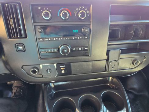 Used 2017 GMC Savana 2500 image 6