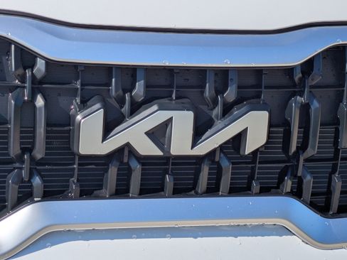 New 2025 Kia Telluride LX image 13