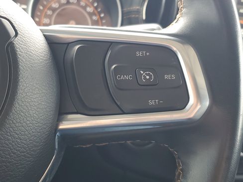 Used 2022 Jeep Gladiator Overland image 13