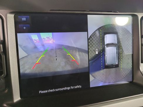 Used 2023 Ford Bronco Badlands image 23