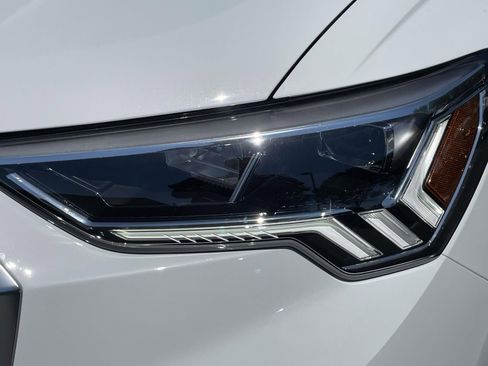 New 2025 Audi Q3 2.0T Premium image 10