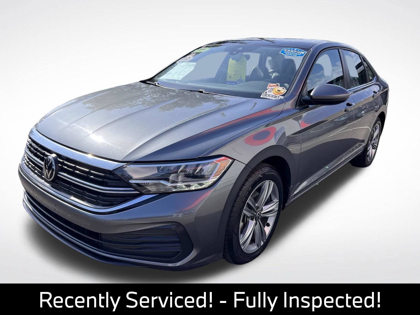 Used 2024 Volkswagen Jetta SE FWD image 3