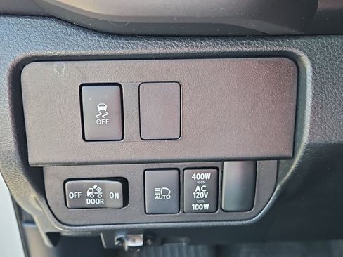 Used 2020 Toyota Tacoma TRD Off-Road w/ Technology Package AWD/4WD image 14