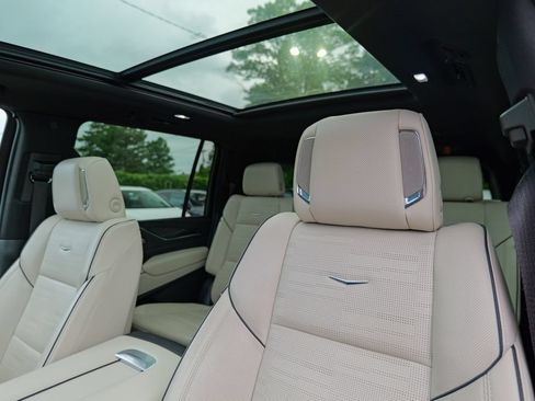 Used 2023 Cadillac Escalade ESV Sport w/ Touring Package AWD/4WD image 24