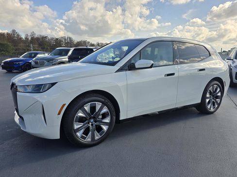 New 2026 BMW iX xDrive45 w/ Premium Package image 7