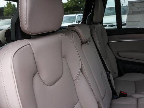 New 2027 Volvo XC90 B6 Plus AWD/4WD image 17