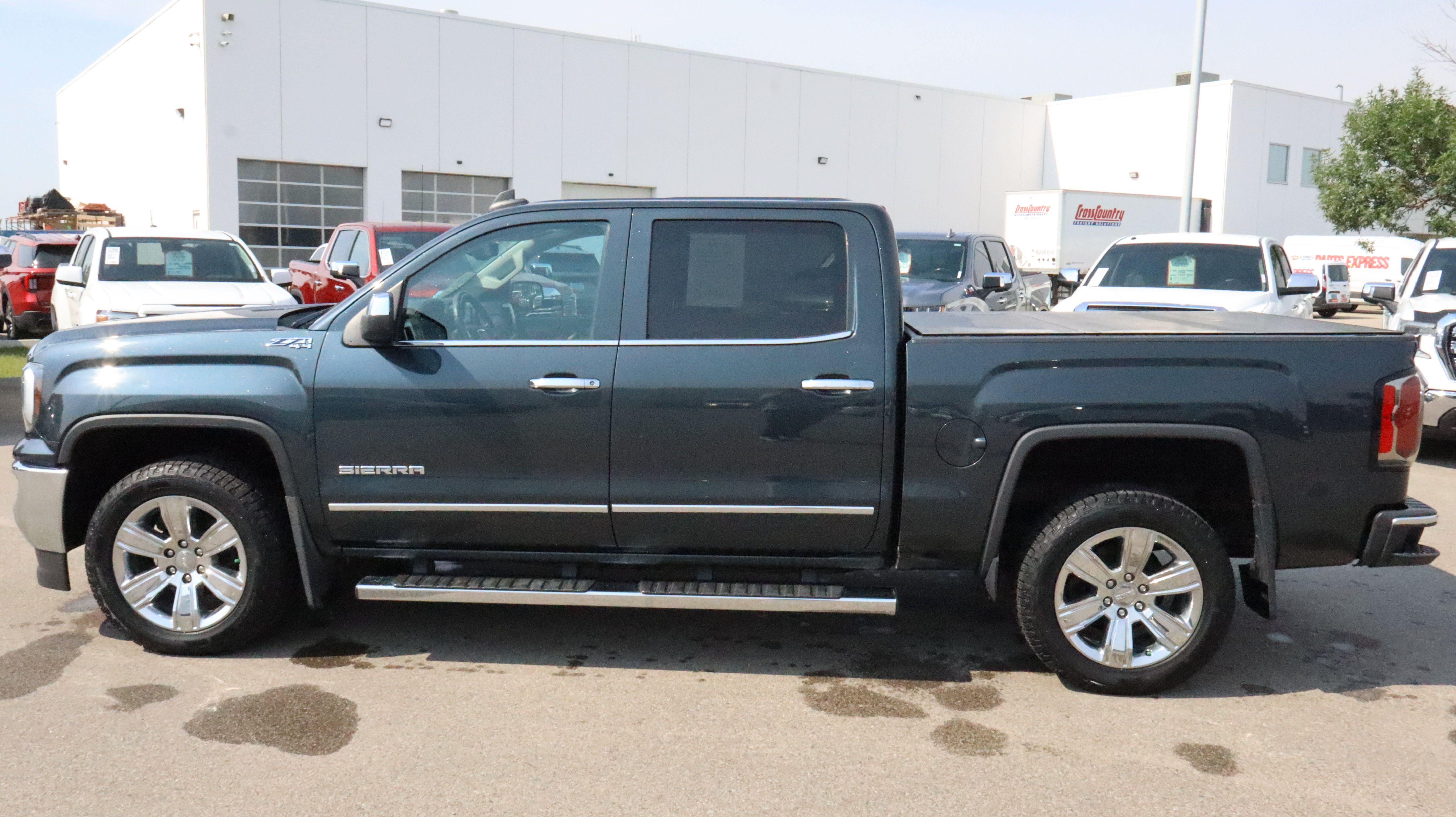 Used 2018 GMC Sierra 1500 SLT AWD/4WD image 4