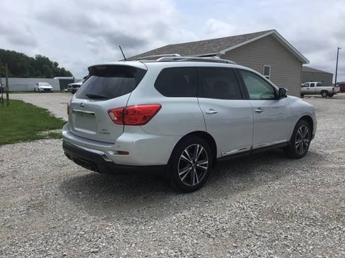 Used 2018 Nissan Pathfinder Platinum AWD/4WD image 3