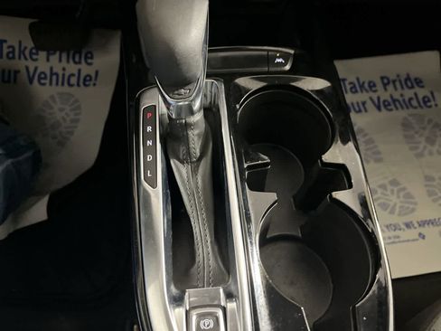 Used 2025 Chevrolet Trax LT w/ LT Convenience Package image 21