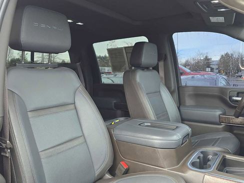 Used 2022 GMC Sierra 3500 Denali w/ Denali Ultimate Package image 13