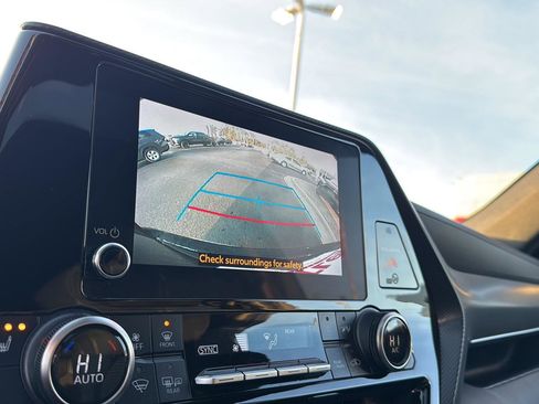 Certified 2023 Toyota Highlander XSE image 24