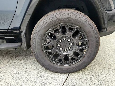 Used 2025 GMC Hummer EV 2X AWD/4WD image 7